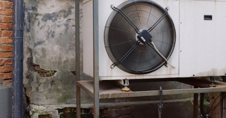 Air Circulation - Compressor blocks of air condition system